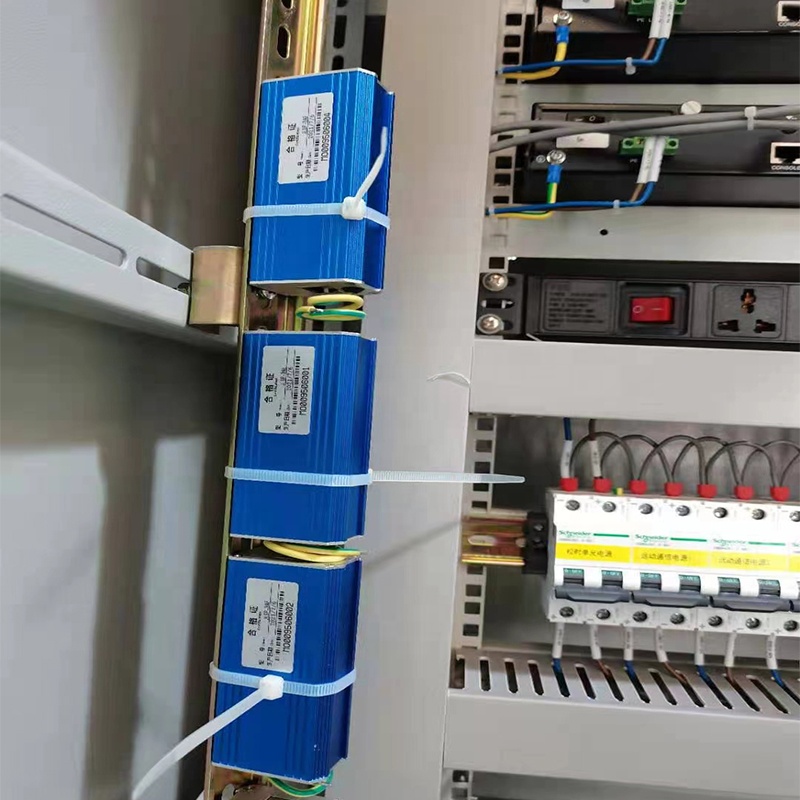 ¿Por qué los SPD de señal comúnmente utilizan tubos de descarga de gas en lugar de varistores como elemento principal de disipación de energía primaria?